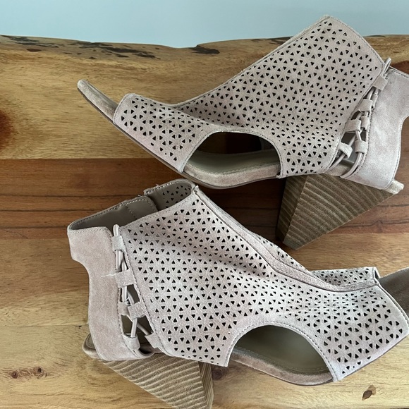 Vince Camuto Sandal - Ennisa - Size 8.5 - Picture 6 of 10